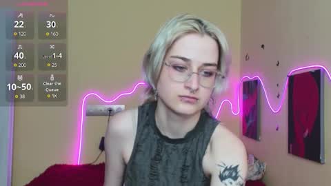 Snapshot of caroline_carterr chatting on October 16, 2:47 am Caroline online show from October 16, 2:47 am