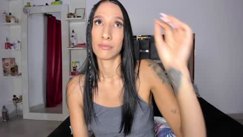 Snapshot of caroline_m8 chatting on January 3, 3:38 am CAROLINE online show from January 3, 3:38 am