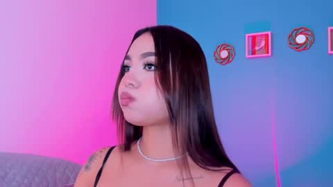 CarolineeGarcia online show from February 24, 1:41 pm