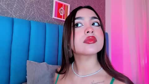 CarolineeGarcia online show from March 6, 1:35 pm