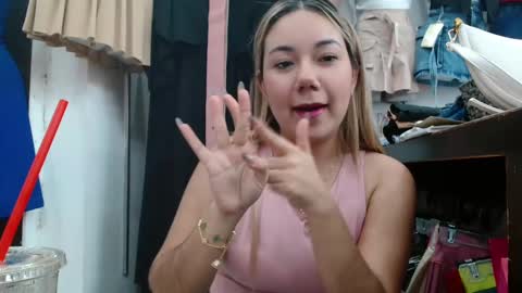 caroo0615 online show from October 20, 11:30 pm