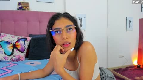 Snapshot of casseydagger chatting on January 22, 2:37 am CASSEY online show from January 22, 2:37 am