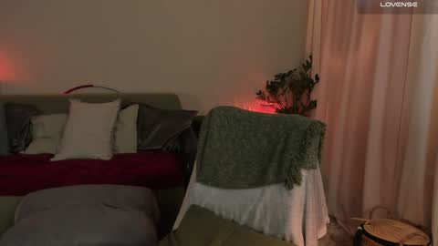  cassandra  online show from January 10, 7:43 pm