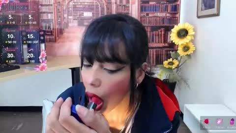 Queen Catalella online show from October 21, 3:21 am