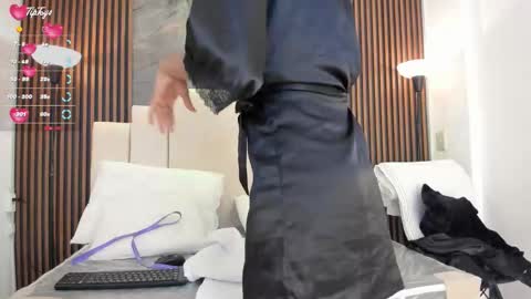 catiusca_reyes_03 online show from February 8, 1:04 pm