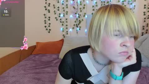 cattie_w_ online show from October 25, 3:03 am