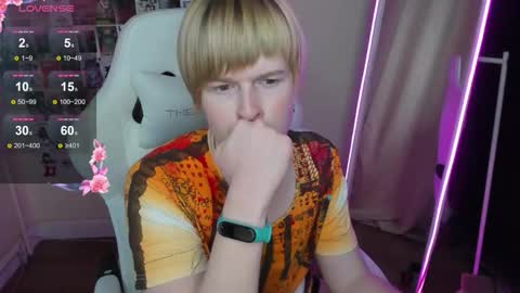 cattie_w_ online show from November 19, 2:22 am