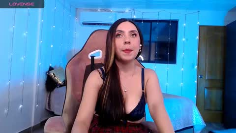 Snapshot of cattleya069 chatting on October 12, 3:31 am  Cattleya you can tell me Leya too.     online show from October 12, 3:31 am