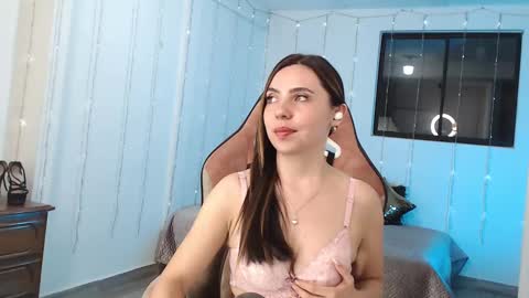 Snapshot of cattleya069 chatting on February 24, 1:22 am  Cattleya you can tell me Leya too.     online show from February 24, 1:22 am
