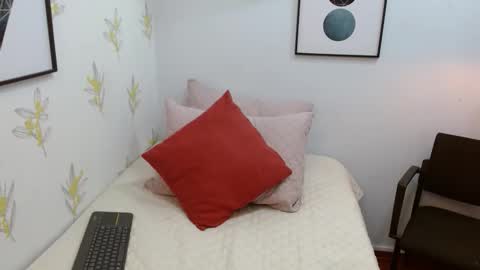 Im Catty online show from December 4, 12:40 pm