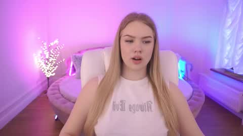 celestenoirr online show from February 12, 8:49 am