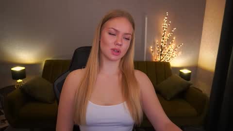 celestenoirr online show from October 27, 7:15 am