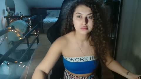 Stephanieblisss online show from December 16, 12:22 pm
