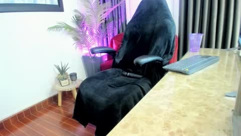 Snapshot of charlote_horny chatting on October 21, 1:26 pm Charlote online show from October 21, 1:26 pm