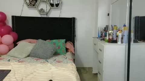 charlotte_027 online show from March 1, 5:18 am