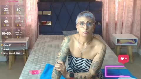 CHARLOTTE GRAY online show from December 4, 9:04 pm