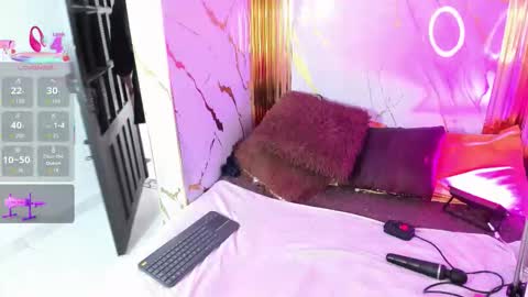 charlotte__milf online show from January 9, 8:13 pm