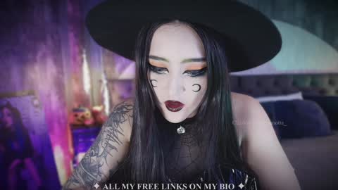 Charlotte online show from October 1, 7:41 pm