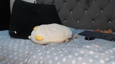 charlottee07 online show from January 9, 8:55 am