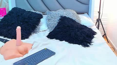 Charon  Stom online show from November 12, 2:48 pm