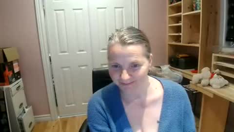 chealsiek online show from December 19, 10:57 pm