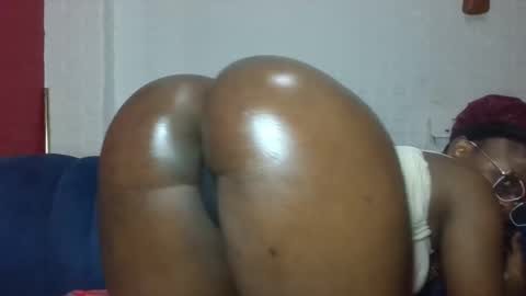 cheeky_charms online show from December 16, 5:19 pm