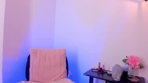 Chelsea  online show from November 7, 8:03 pm