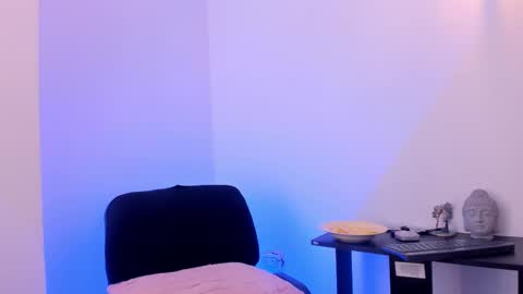 Chelsea  online show from November 21, 8:55 pm