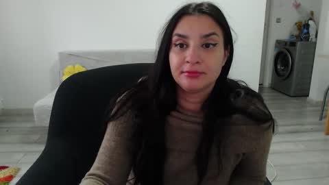 Snapshot of cherry_pie95 chatting on October 6, 6:08 am Sherry online show from October 6, 6:08 am