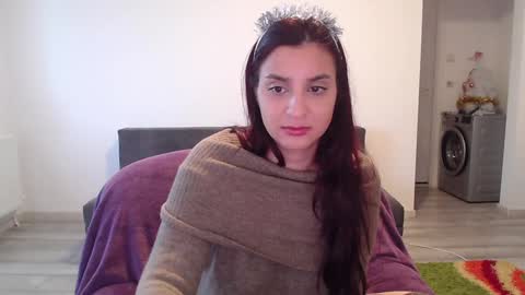 Snapshot of cherry_pie95 chatting on January 9, 7:31 am Sherry online show from January 9, 7:31 am