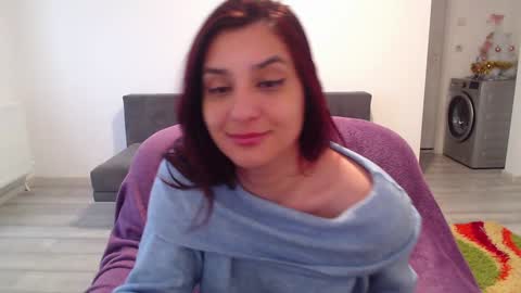 Snapshot of cherry_pie95 chatting on January 6, 9:52 am Sherry online show from January 6, 9:52 am
