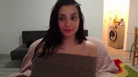 Snapshot of cherry_pie95 chatting on March 6, 3:13 am Sherry online show from March 6, 3:13 am