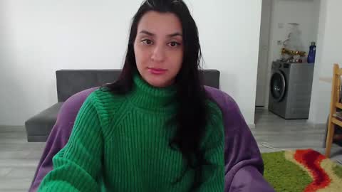 Snapshot of cherry_pie95 chatting on March 1, 11:06 am Sherry online show from March 1, 11:06 am