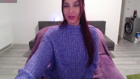 Snapshot of cherry_pie95 chatting on December 3, 8:28 pm Sherry online show from December 3, 8:28 pm
