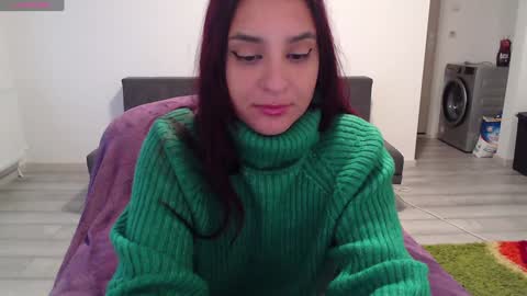 Snapshot of cherry_pie95 chatting on December 5, 7:16 am Sherry online show from December 5, 7:16 am