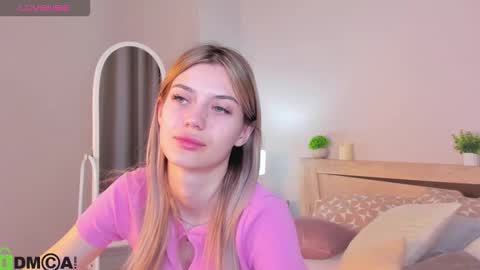 cherry_pr1ce online show from December 14, 11:54 pm