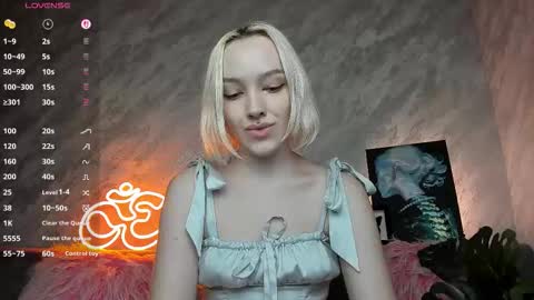 Cheryl online show from February 4, 11:41 pm