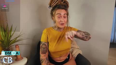 Snapshot of cheviblue chatting on February 20, 3:41 pm Chevi Blue online show from February 20, 3:41 pm