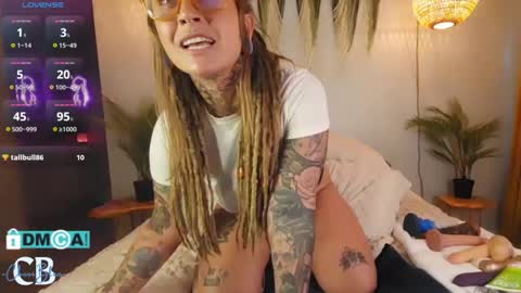 Snapshot of cheviblue chatting on March 5, 3:29 pm Chevi Blue online show from March 5, 3:29 pm