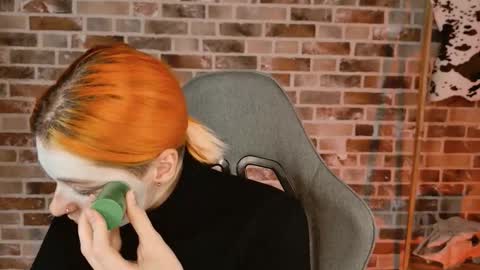 Bella online show from November 25, 9:11 am