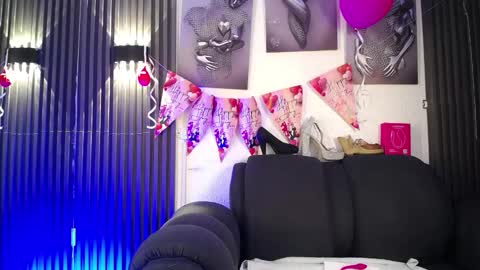 Chloe  online show from February 18, 12:59 pm