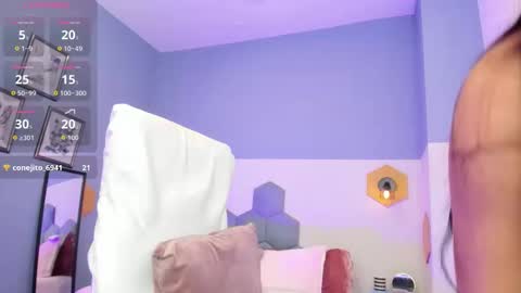 Chloe online show from November 13, 6:07 pm