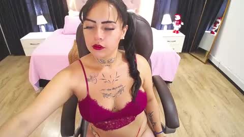 chloe_foxx__ online show from December 23, 2:59 am
