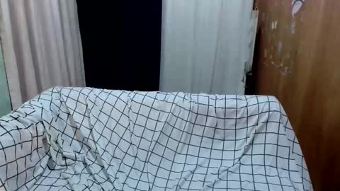 chloe and harlot online show from December 1, 10:52 am