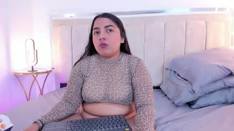 Chloe online show from September 16, 11:35 pm