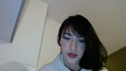 Snapshot of chloe_snoww chatting on October 23, 11:22 pm cloes online show from October 23, 11:22 pm