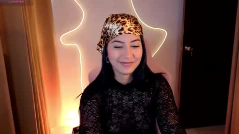 Chloe online show from December 18, 2:22 pm