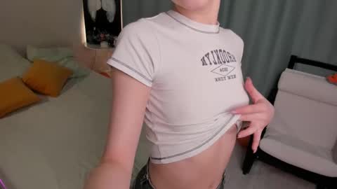 Chloe online show from November 7, 12:55 pm