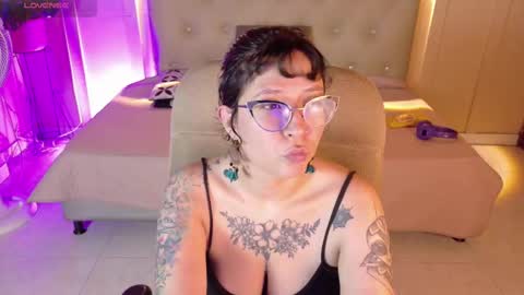 Snapshot of chloerossee chatting on October 22, 1:21 am Chloe rosse online show from October 22, 1:21 am