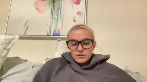 Chloe Babe online show from January 17, 7:27 am